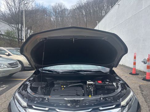 Used 2025 Chevrolet Equinox LT FWD image 32