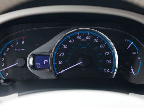 Used 2012 Toyota Sienna XLE image 31