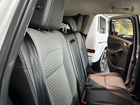 Used 2017 Ford Escape SE w/ Equipment Group 201A FWD image 14