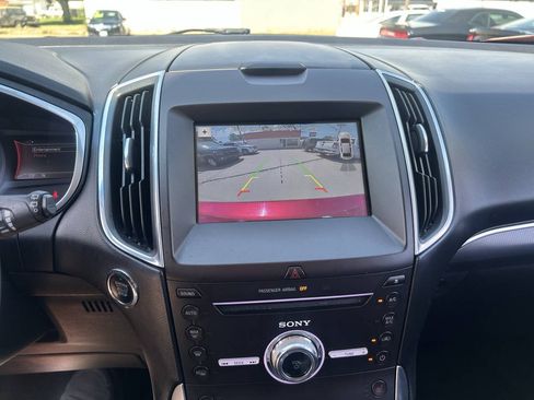 Used 2017 Ford Edge Titanium FWD image 17