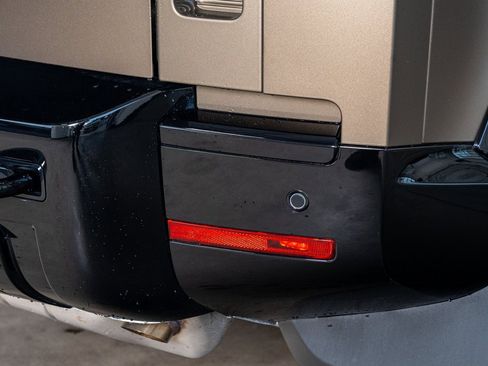 Used 2025 Land Rover Defender 110 X image 33