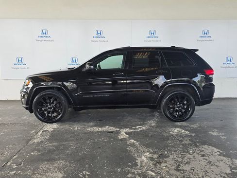 Used 2021 Jeep Grand Cherokee Laredo X RWD image 3