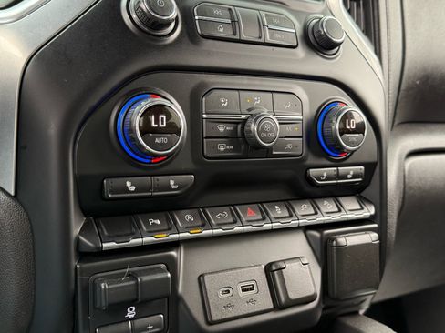 Used 2020 Chevrolet Silverado 1500 LT Trail Boss image 23