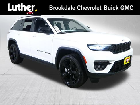 Used 2024 Jeep Grand Cherokee Limited w/ Black Appearance Package AWD/4WD image 1