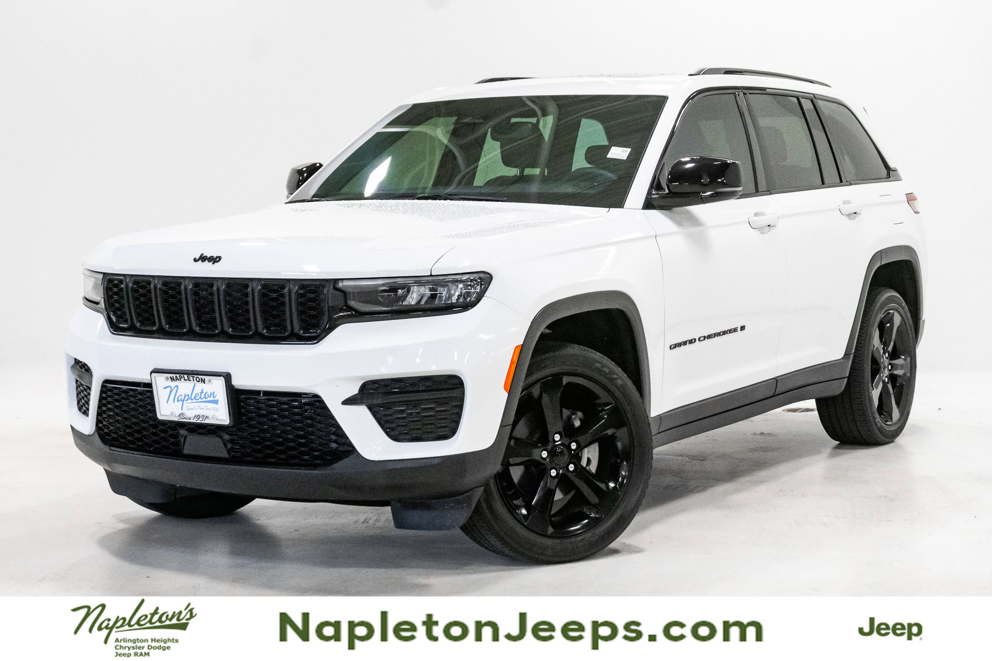 Certified 2024 Jeep Grand Cherokee Altitude AWD/4WD image 1