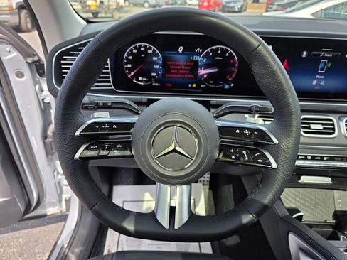 Certified 2026 Mercedes-Benz GLS 450 4MATIC image 18