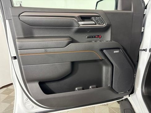 Used 2024 GMC Sierra 1500 AT4 w/ AT4 Premium Package AWD/4WD image 10