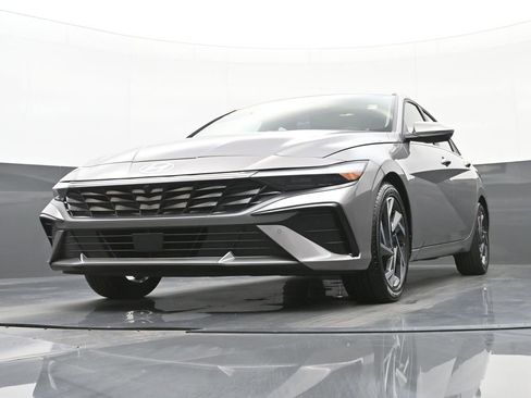 Certified 2024 Hyundai Elantra Limited FWD image 48