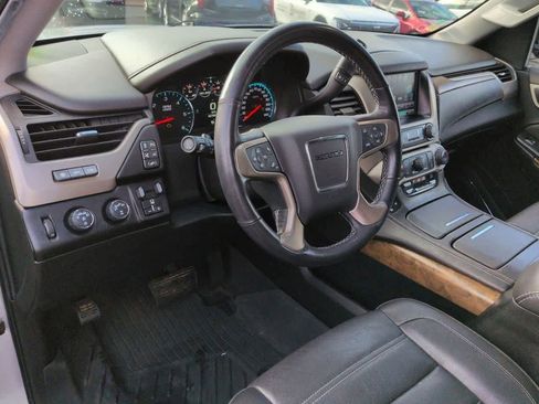 Used 2019 GMC Yukon Denali w/ Denali Ultimate Package image 2