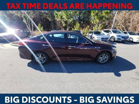 Used 2019 Kia Optima LX image 12