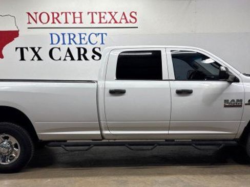 Used 2018 RAM 2500 Tradesman w/ Chrome Appearance Group AWD/4WD image 4