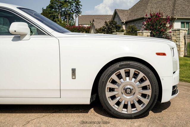 Used 2020 Rolls-Royce Phantom Sedan RWD image 11