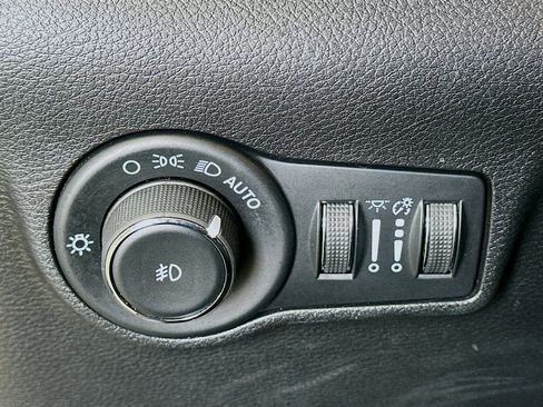 Used 2022 Jeep Compass Limited AWD/4WD image 17