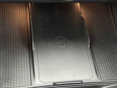 Used 2025 Volvo XC40 B5 Core w/ Protection Package Premier image 30