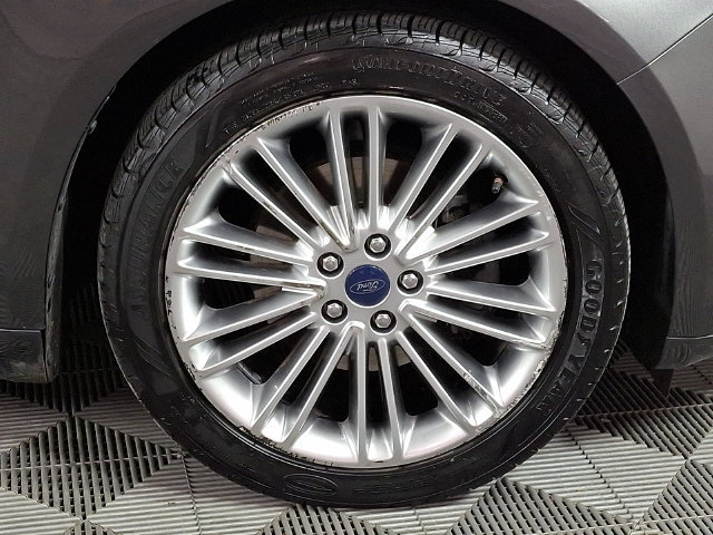 Used 2016 Ford Fusion SE w/ Equipment Group 202A FWD image 11