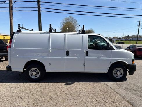 Used 2018 Chevrolet Express 2500 RWD image 6