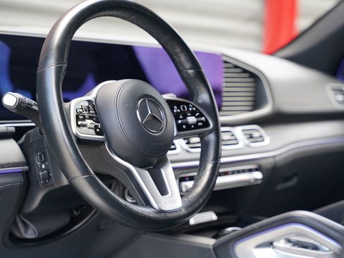 Used 2023 Mercedes-Benz Maybach GLS 600 4MATIC image 17