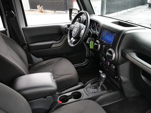 Used 2017 Jeep Wrangler Unlimited Sport w/ Quick Order Package 24S image 34