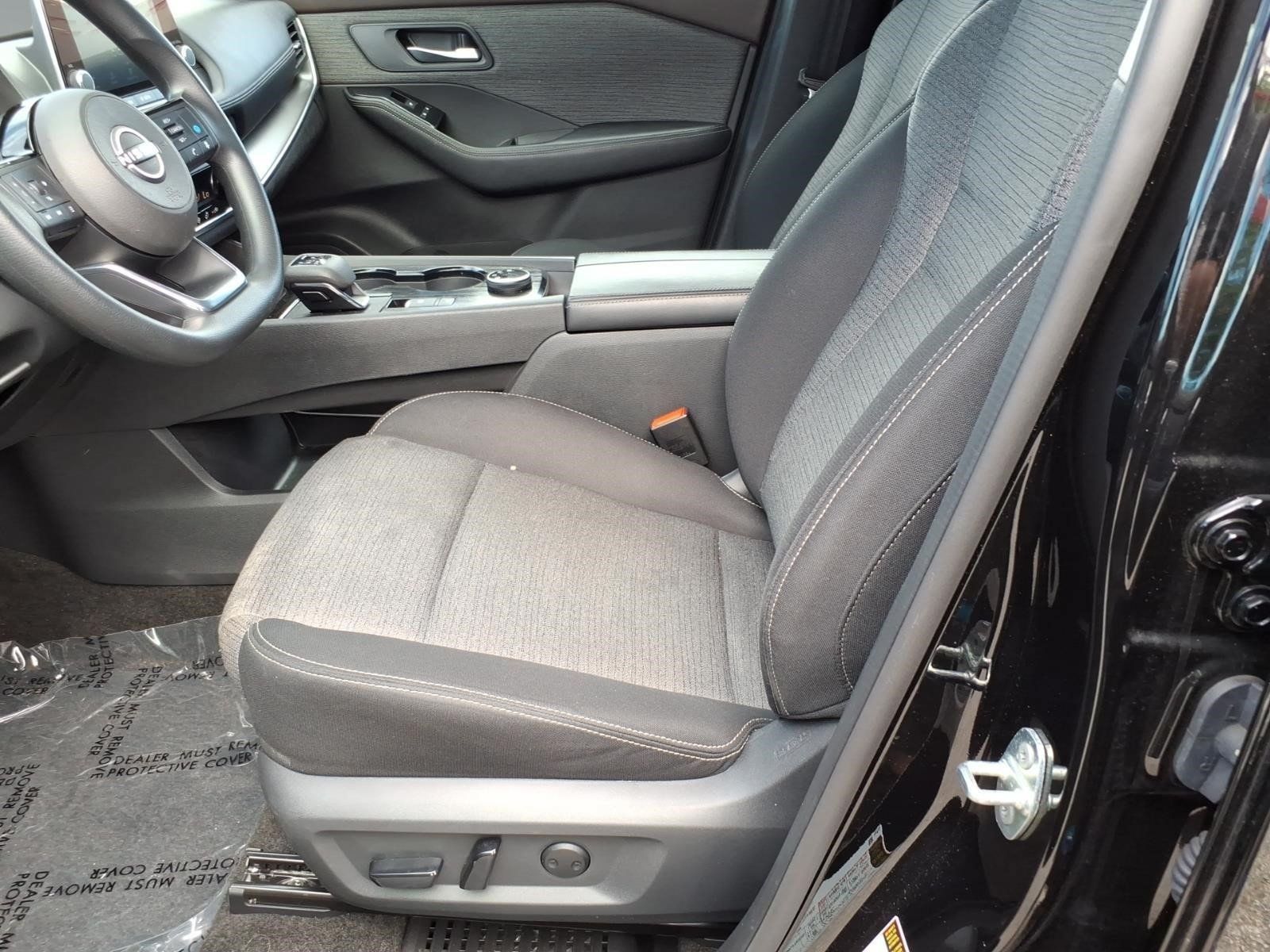 Used 2023 Nissan Rogue SV AWD/4WD image 11