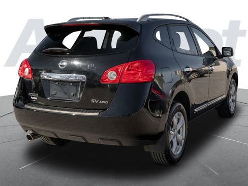Used 2011 Nissan Rogue SV image 3