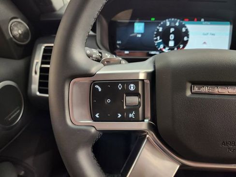 Used 2025 Land Rover Discovery S AWD/4WD image 27