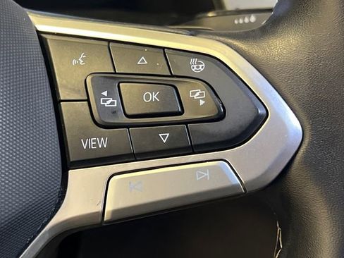 Certified 2024 Volkswagen Atlas Cross Sport SE FWD image 22