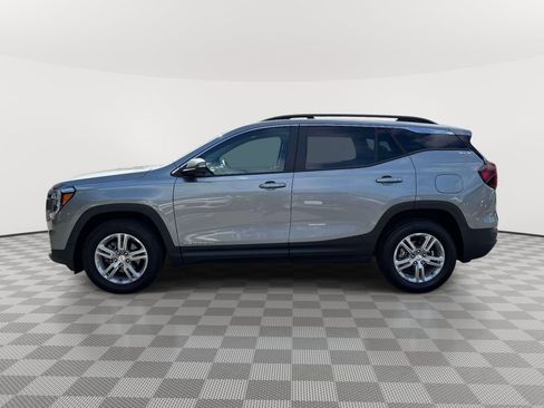 Used 2023 GMC Terrain SLE w/ Driver Convenience Package AWD/4WD image 4