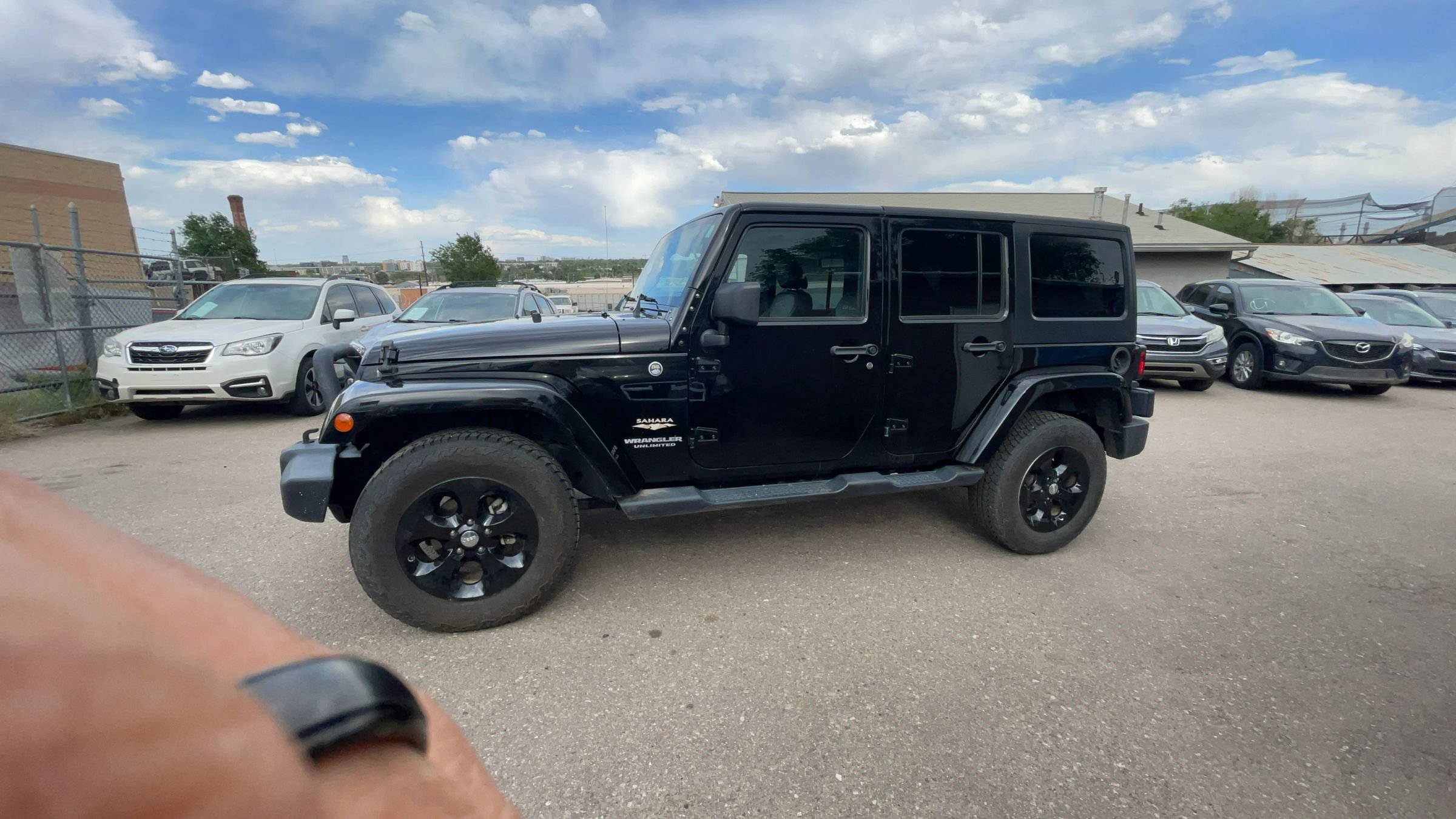 Used 2015 Jeep Wrangler Unlimited Sahara w/ Connectivity Group AWD/4WD image 3