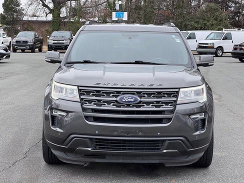 Used 2018 Ford Explorer XLT w/ Equipment Group 202A image 5