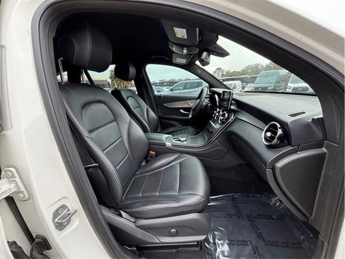 Used 2019 Mercedes-Benz GLC 300 image 39