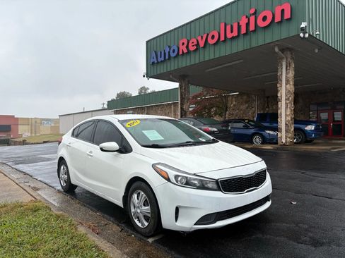 Used 2017 Kia Forte LX image 1