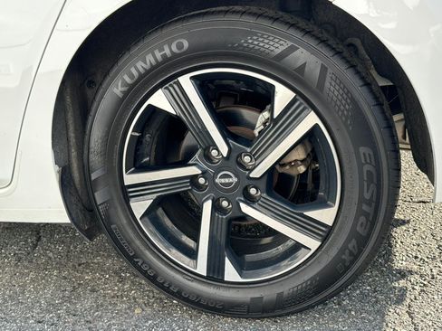 Used 2024 Nissan Sentra SV FWD image 33