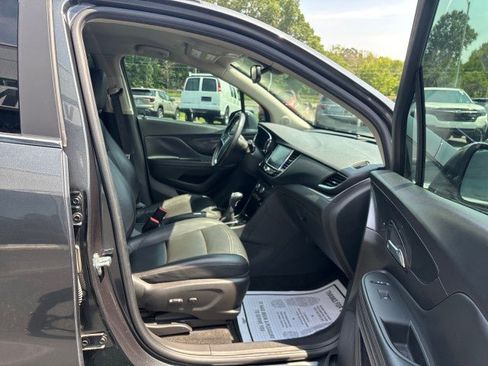 Used 2017 Buick Encore Essence FWD image 47
