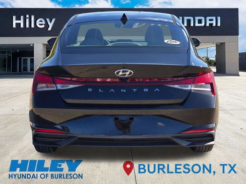 Used 2021 Hyundai Elantra SEL FWD image 6