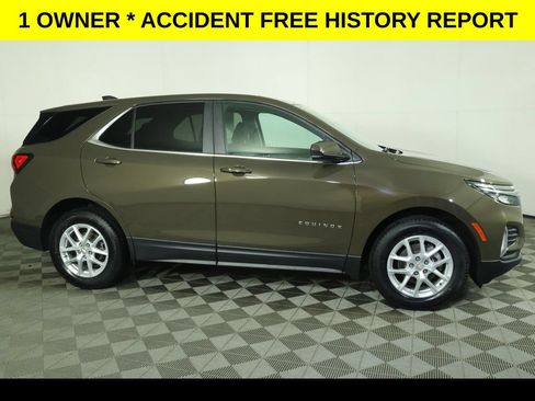 Used 2023 Chevrolet Equinox LT FWD image 2