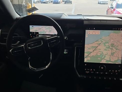 Used 2025 GMC Yukon XL Elevation AWD/4WD image 7