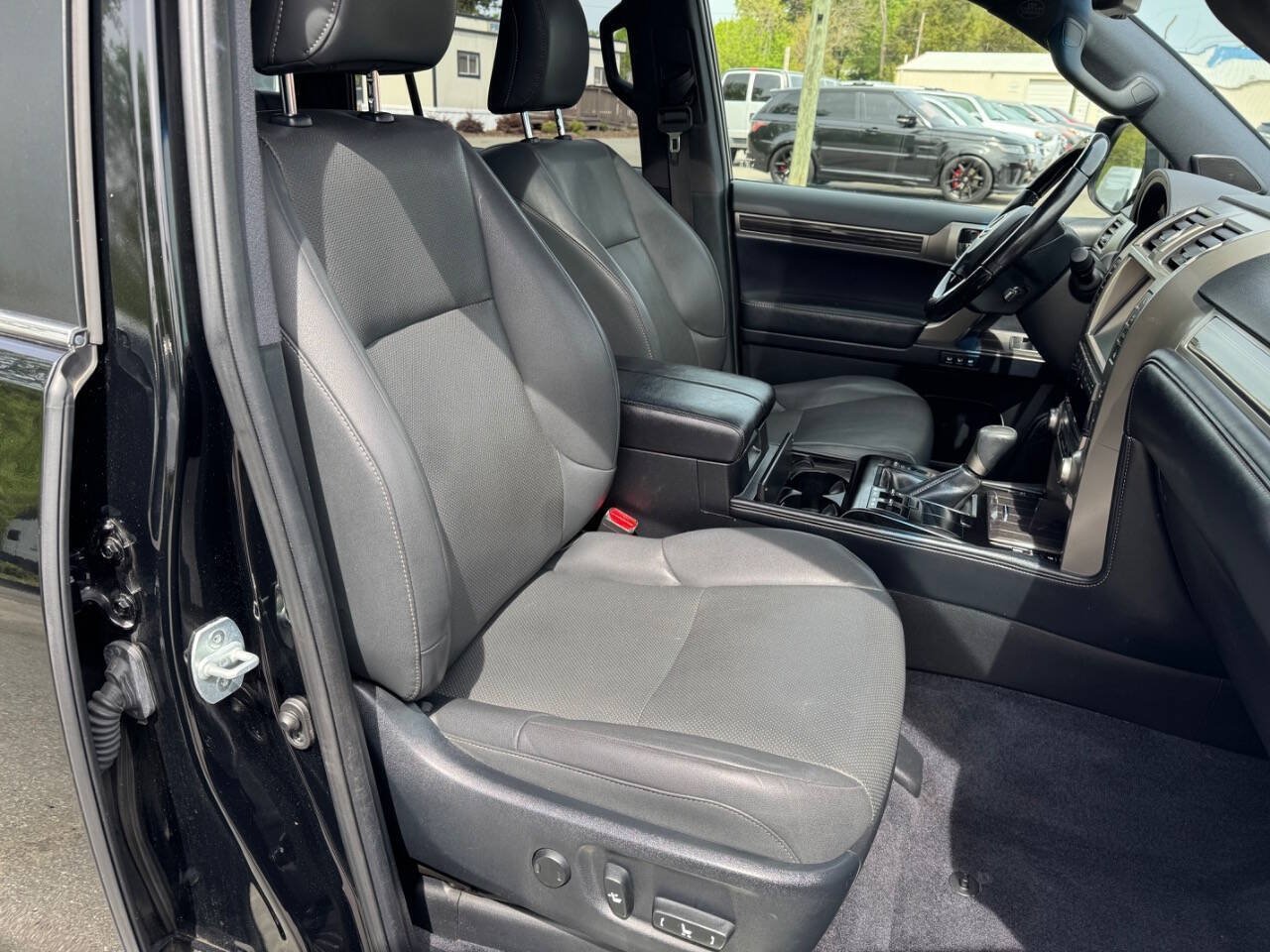 Used 2020 Lexus GX 460 Premium w/ Premium Package AWD/4WD image 37