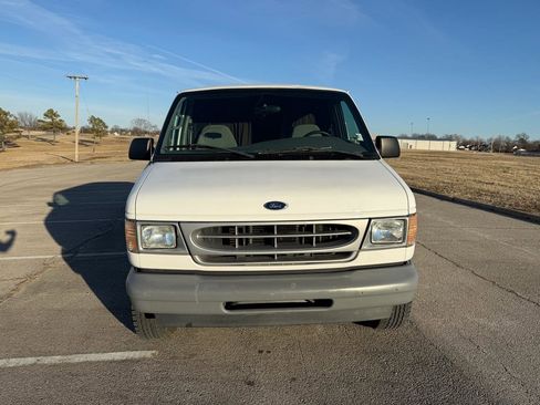 Used 2002 Ford E-350 and Econoline 350 Super Duty image 7