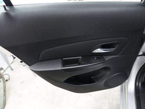 Used 2016 Chevrolet Cruze LT image 31