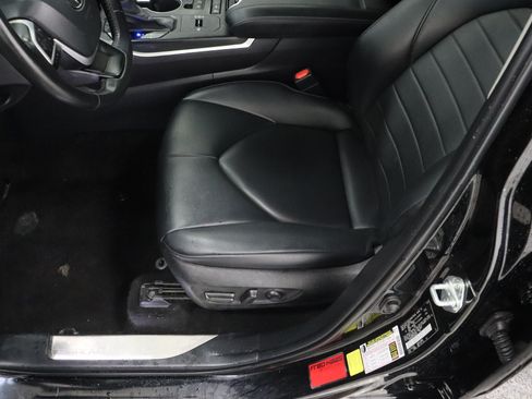 Used 2022 Toyota Highlander XLE FWD image 15