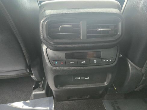 Used 2023 Honda Pilot EX-L image 16