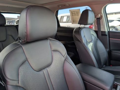 Certified 2023 Kia Sorento S w/ Panoramic Sunroof Package image 23