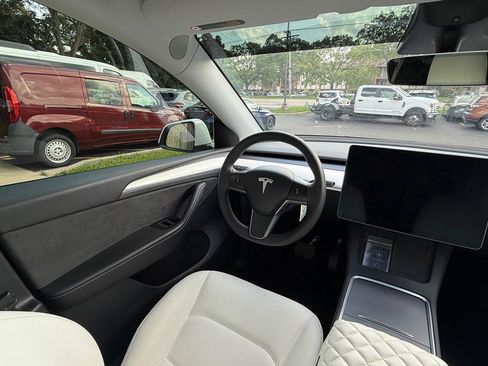 Used 2023 Tesla Model Y Long Range AWD/4WD image 13