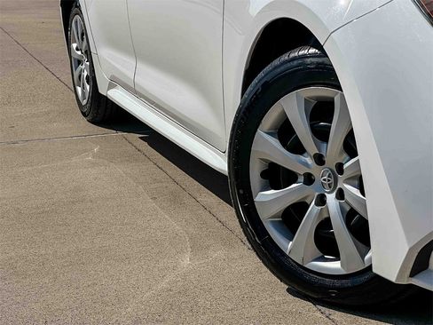 Certified 2024 Toyota Corolla LE image 9