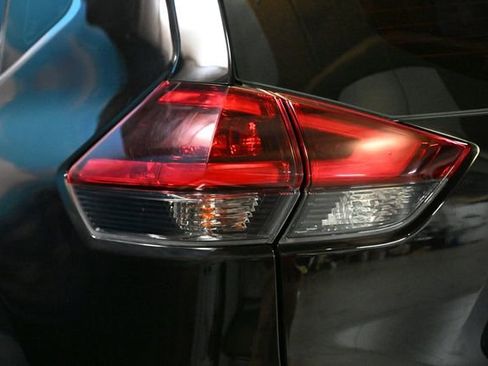 Used 2020 Nissan Rogue S AWD/4WD image 13