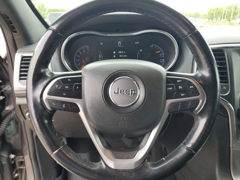 Used 2021 Jeep Grand Cherokee Laredo AWD/4WD image 18