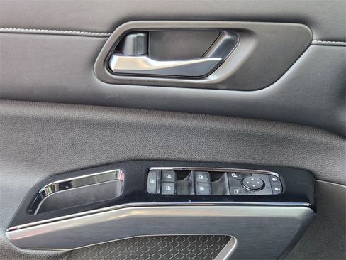 Used 2023 Nissan Pathfinder SL image 28