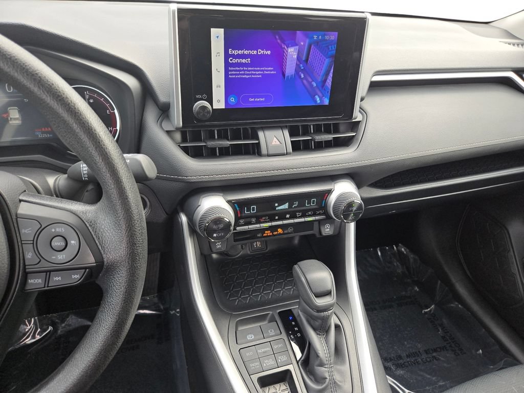 Used 2025 Toyota RAV4 XLE AWD/4WD image 21