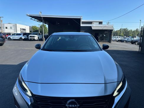 Used 2024 Nissan Altima 2.5 SV FWD image 23