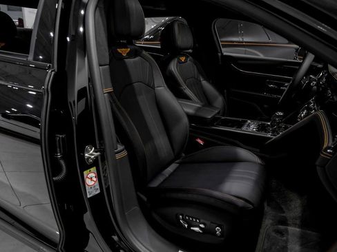 Used 2024 Bentley Flying Spur V8 AWD/4WD image 36